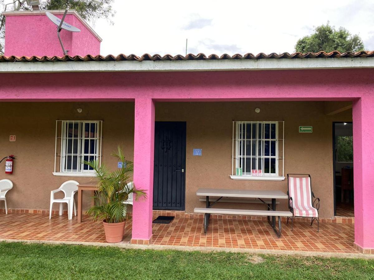 تيبوزتلان Hostal Villa Quieta المظهر الخارجي الصورة