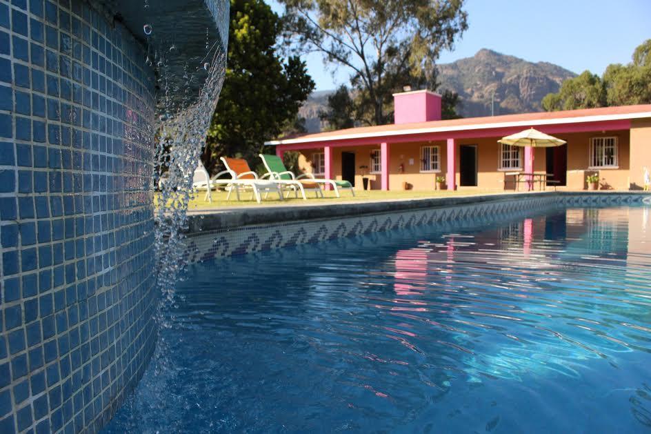 تيبوزتلان Hostal Villa Quieta المظهر الخارجي الصورة